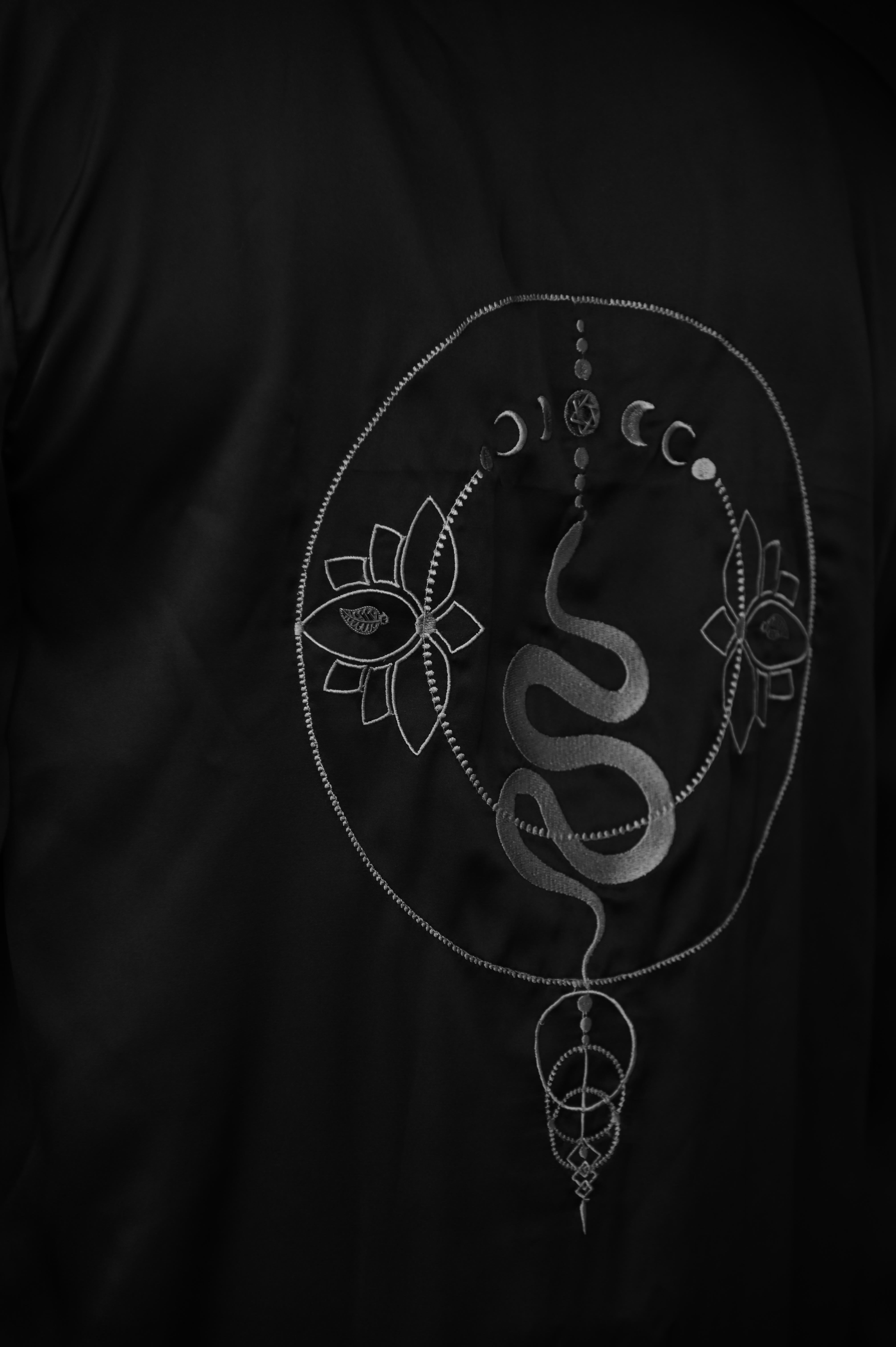 Kimono Snake - Black/Gold