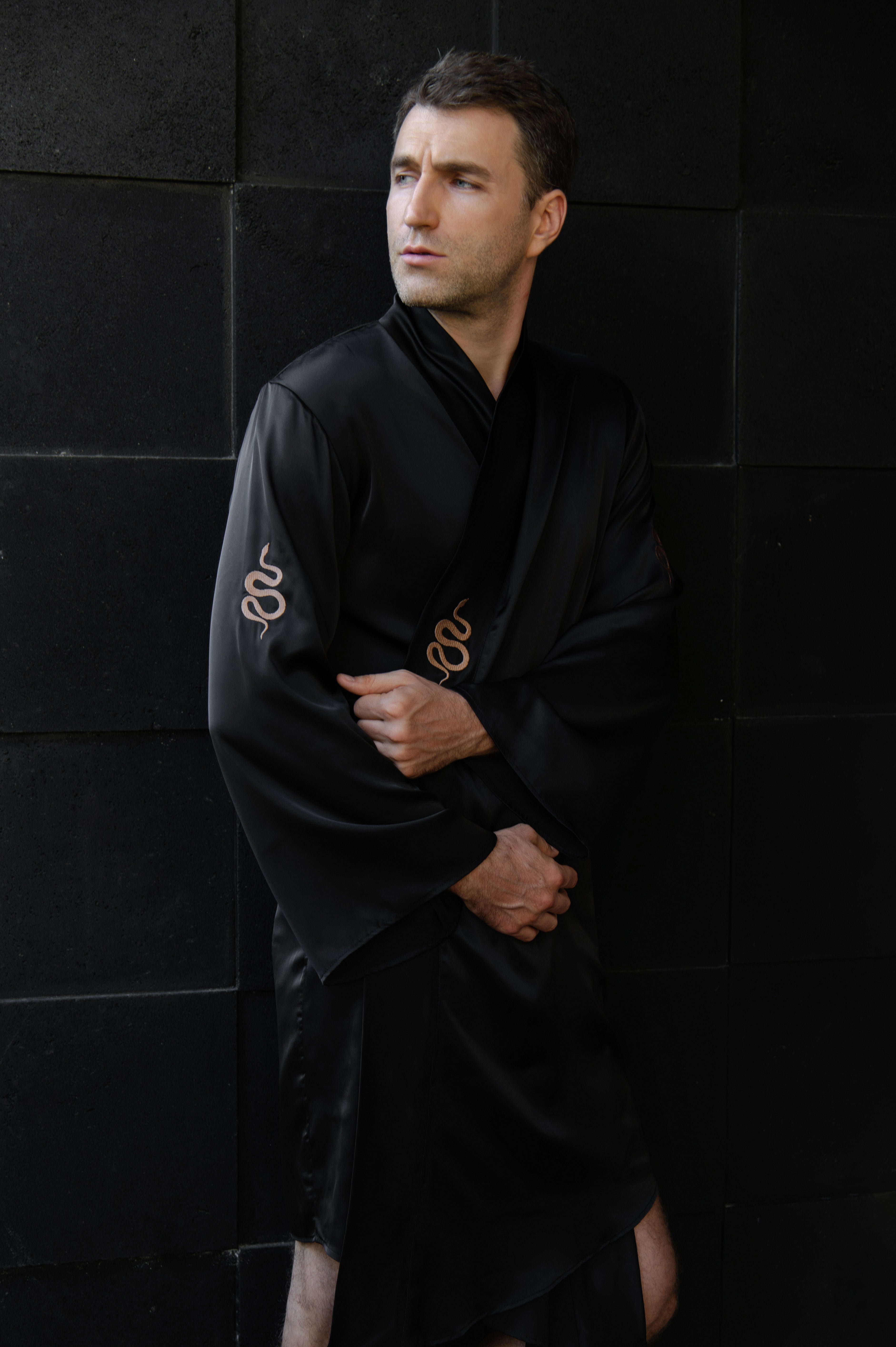 Kimono Snake - Black/Gold